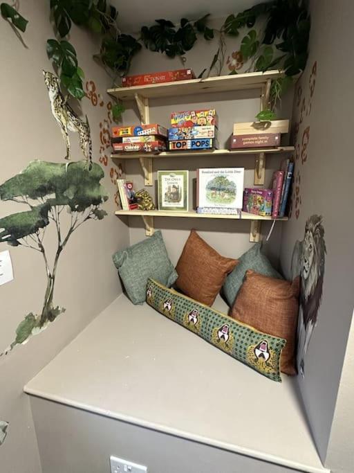 Cottage/Boutique Style - Free Parking & Wi-Fi كينغستون أبون هول المظهر الخارجي الصورة